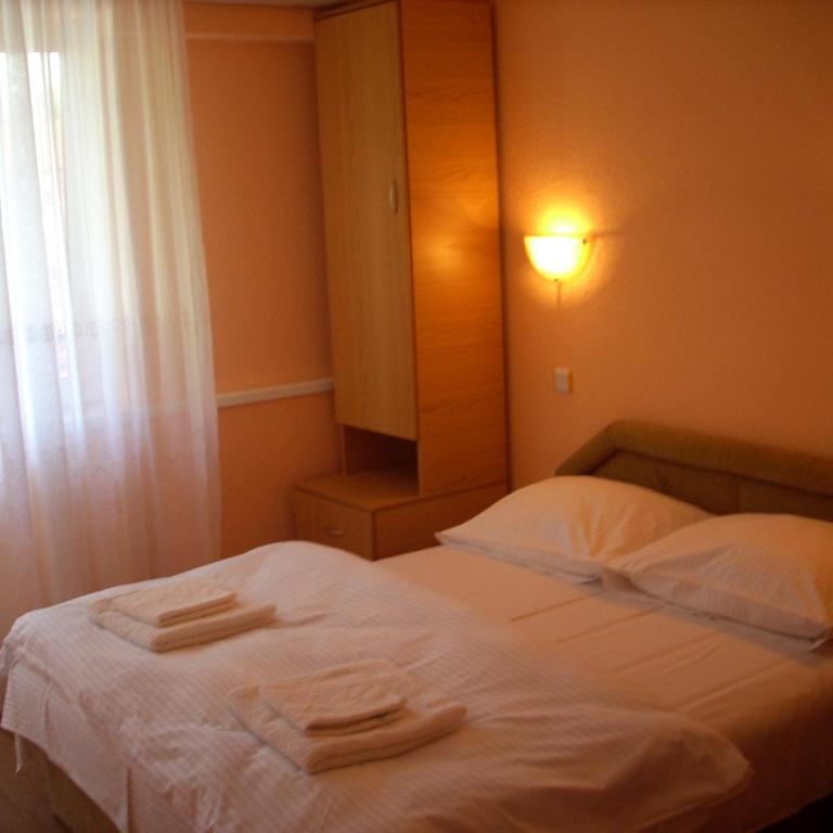 B&B Vila Raj - Luksuzna Četvorokrevetna Soba - 2
