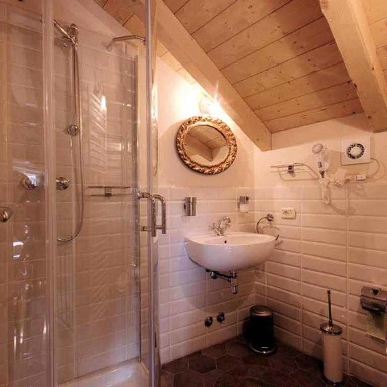 Guest House Al Castello - Camera Matrimoniale con Bagno Privato - 3