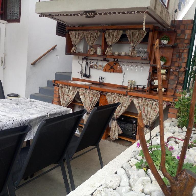 Zemunella Guest House - Standard Double Room with Shared Bathroom - 15