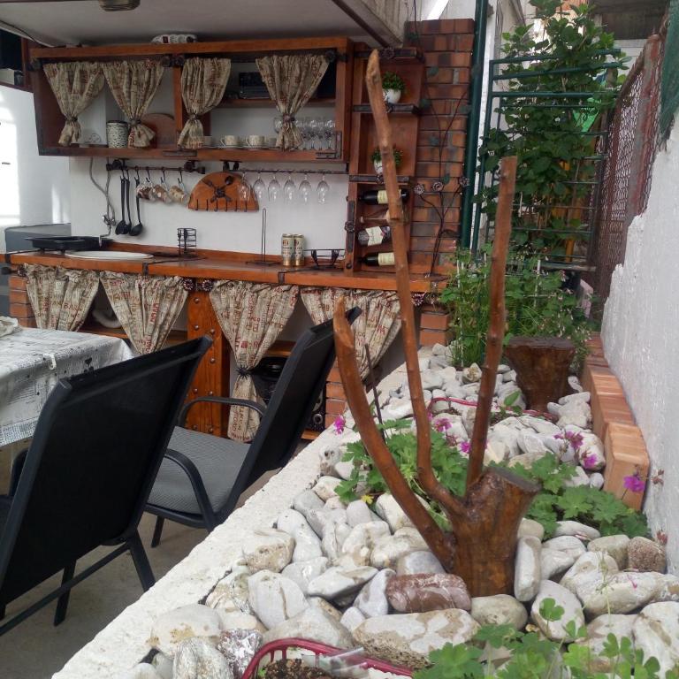 Zemunella Guest House - Standard Double Room with Shared Bathroom - 14