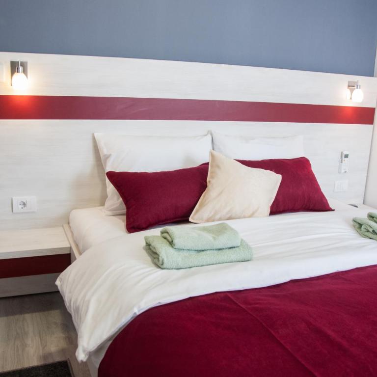 Apartmani Banja SPA - Deluks Dvokrevetna Soba sa Bračnim Krevetom - 7