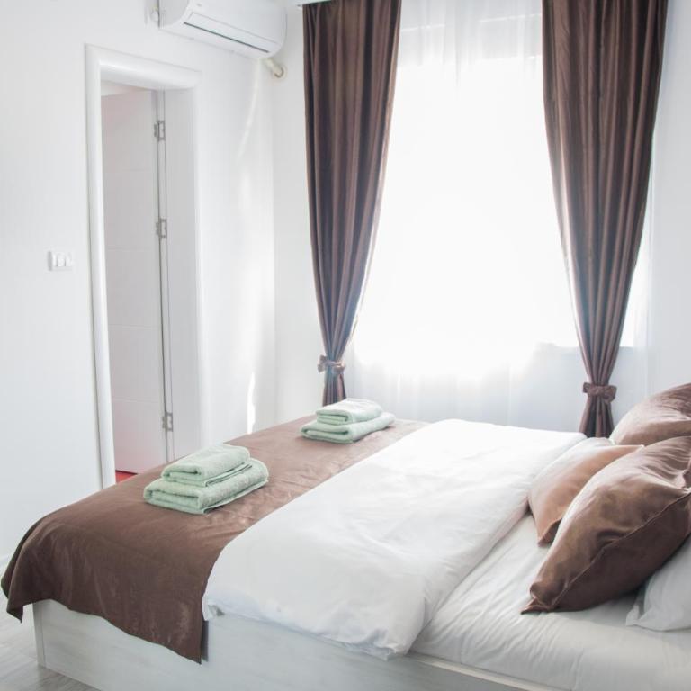 Apartmani Banja SPA - Deluks Dvokrevetna Soba sa Bračnim Krevetom - 2