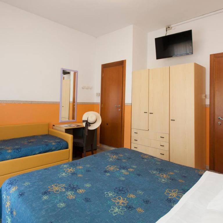 Hotel Danubio - Camera Tripla - 4