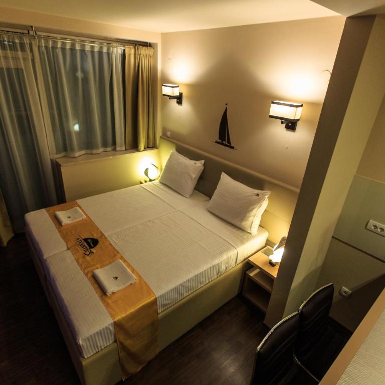 Atlantic Hotel - Two-Bedroom Apartment - 52