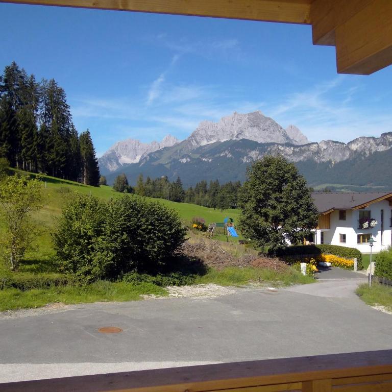 Pension Noella - Familienzimmer (2 Erwachsene + 1 Kind) - 12