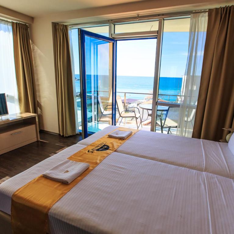 Atlantic Hotel - Two-Bedroom Apartment - 23