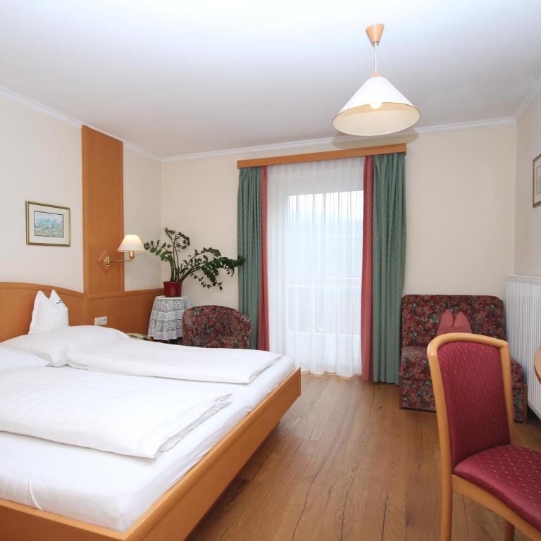 Hotel-Garni Schernthaner - Doppelzimmer mit Balkon - 7