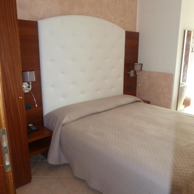 Albergo Casa Este - Camera Matrimoniale - 6