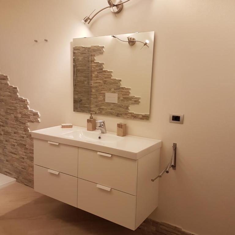 Asso Bed & Breakfast - Camera Matrimoniale con Bagno Privato - 23