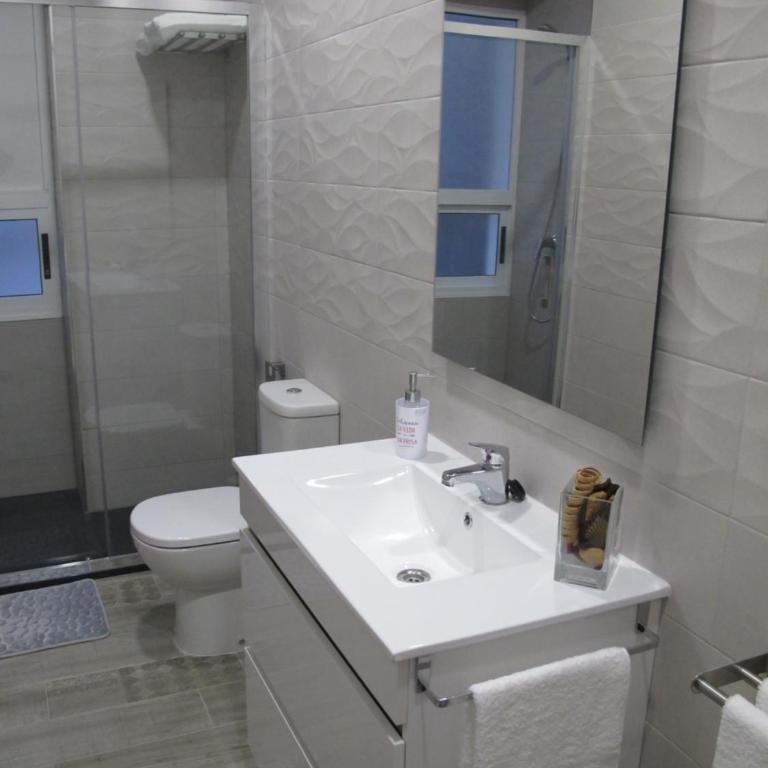 Apartamentos Romero - Three-Bedroom Apartment - 14