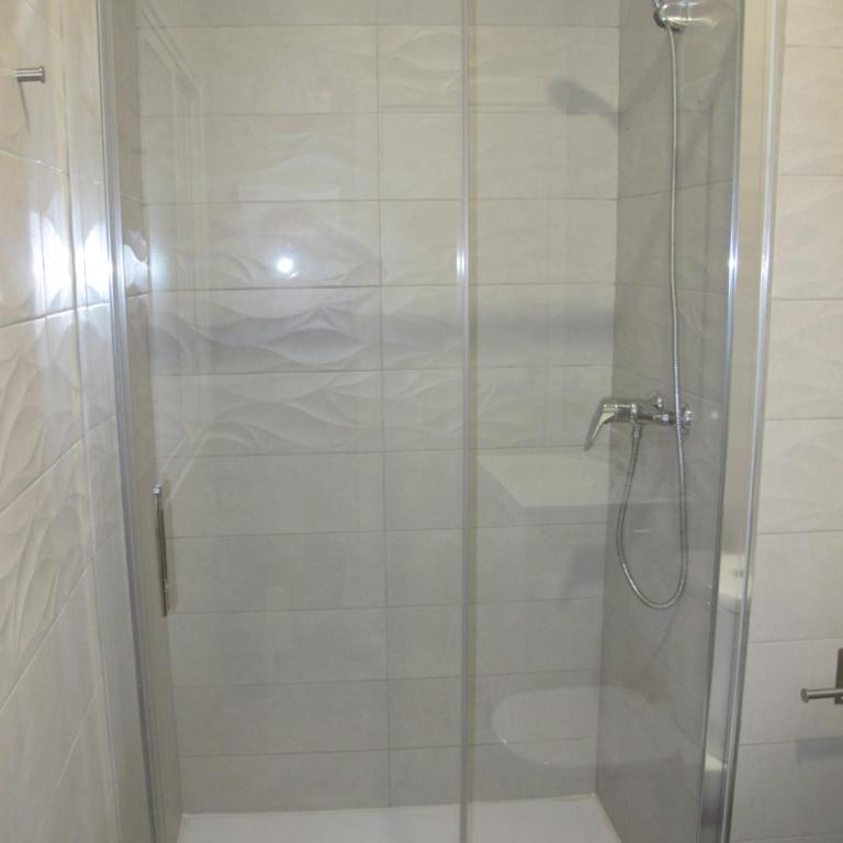 Apartamentos Romero - Three-Bedroom Apartment - 21