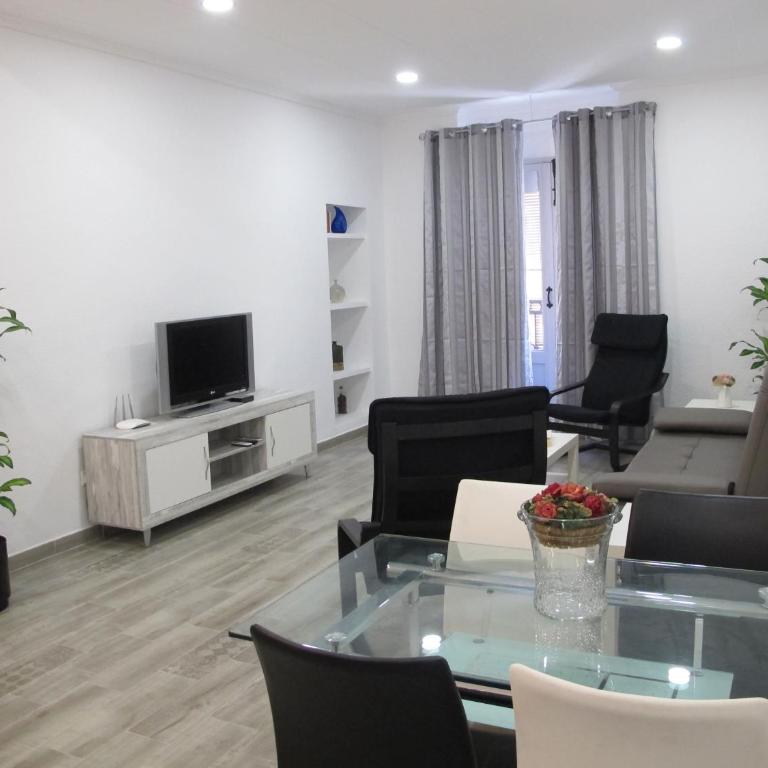 Apartamentos Romero - Three-Bedroom Apartment - 1