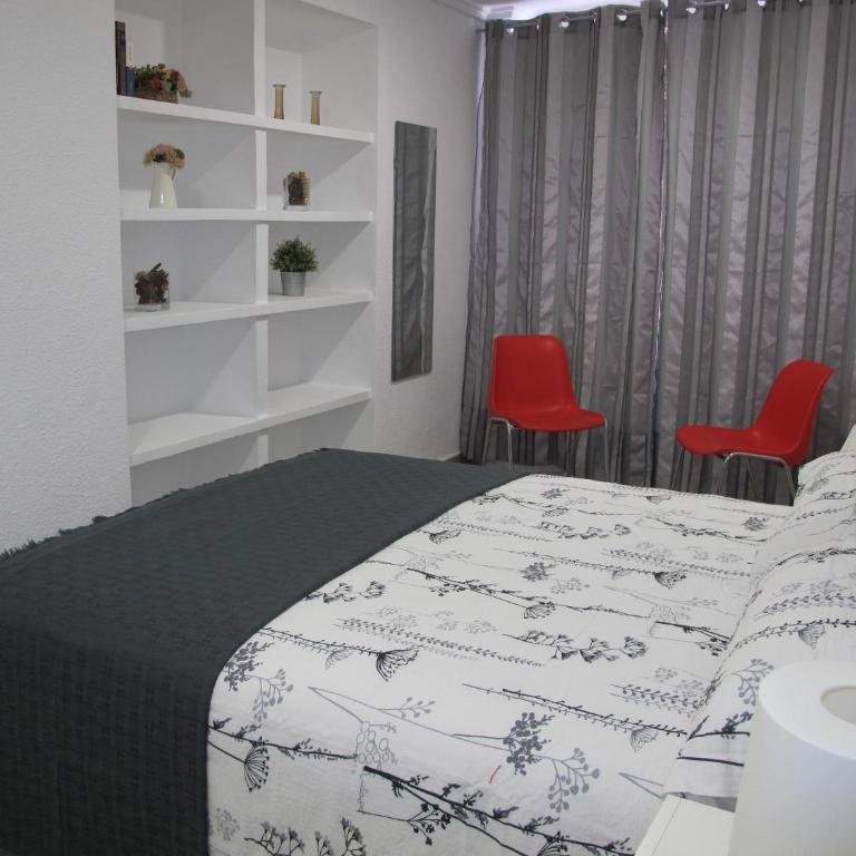 Apartamentos Romero - Three-Bedroom Apartment - 39