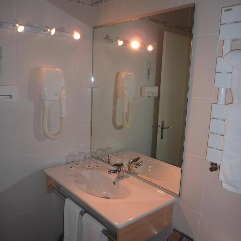 Hôtel La Concorde - Chambre Double Supérieure avec Vue sur les Pins - 5