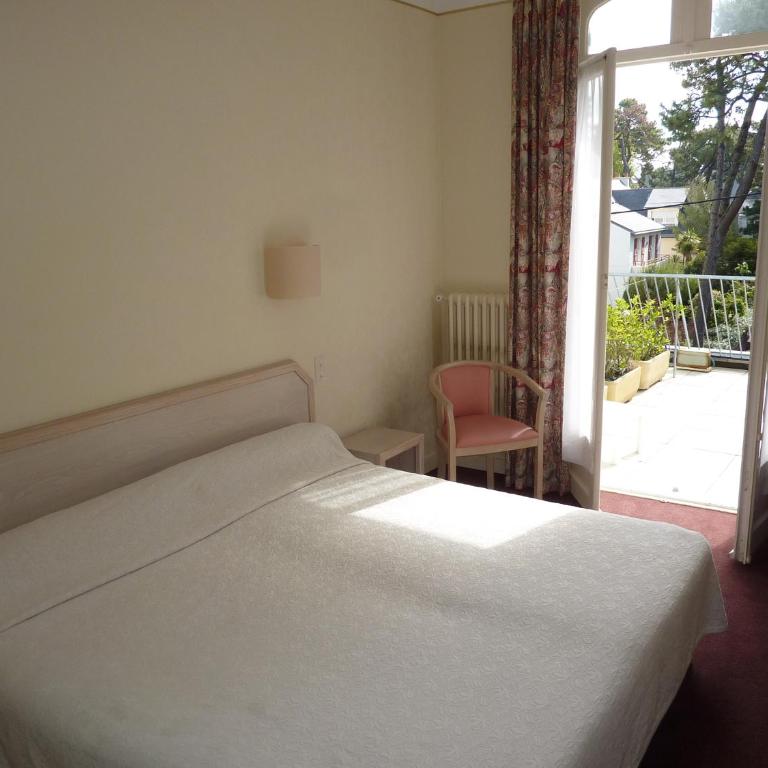 Hôtel La Concorde - Chambre Double Supérieure avec Vue Latérale sur Mer - 2