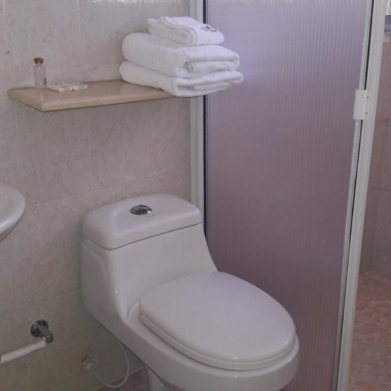 Hotel Cafe Plaza - Habitación Doble Económica - 1