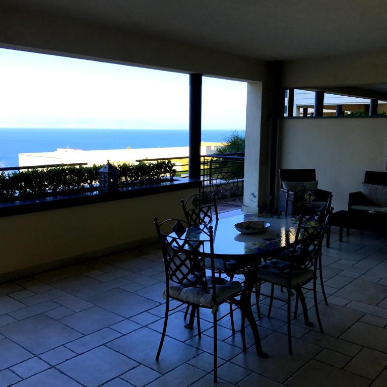 Taormina Casa Althea & Elite Apartments - Taormina Holidays - Three-Bedroom Apartment with Terrace (6 Adults) - 36