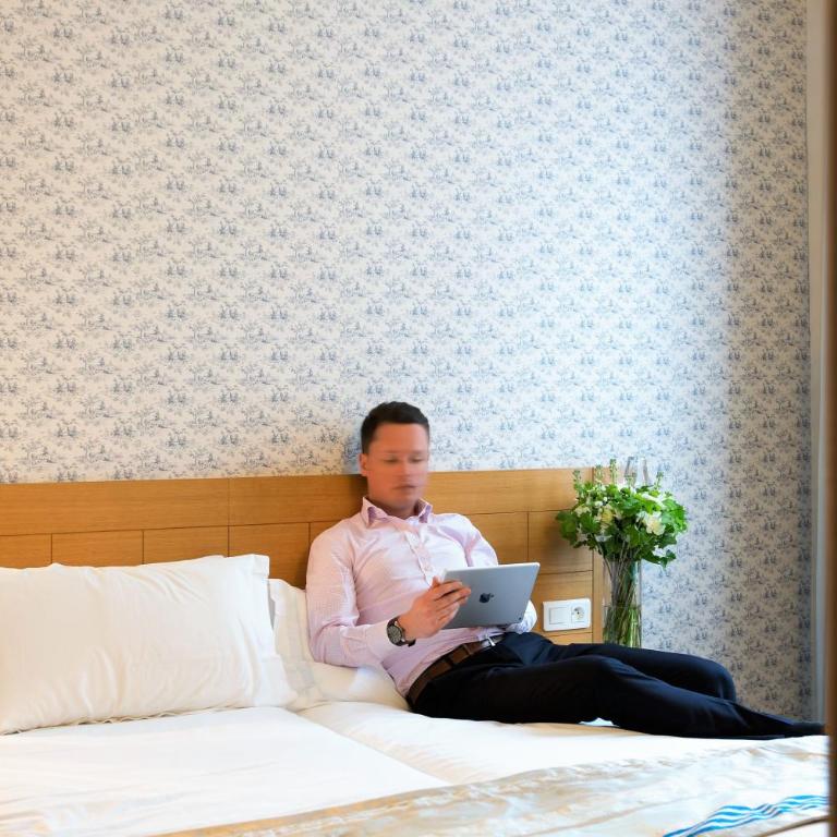 Hotel Romance Malesherbes by Patrick Hayat - Chambre Baudelaire - 7