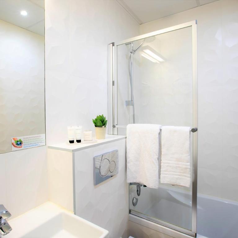Hotel Romance Malesherbes by Patrick Hayat - Chambre Baudelaire - 6