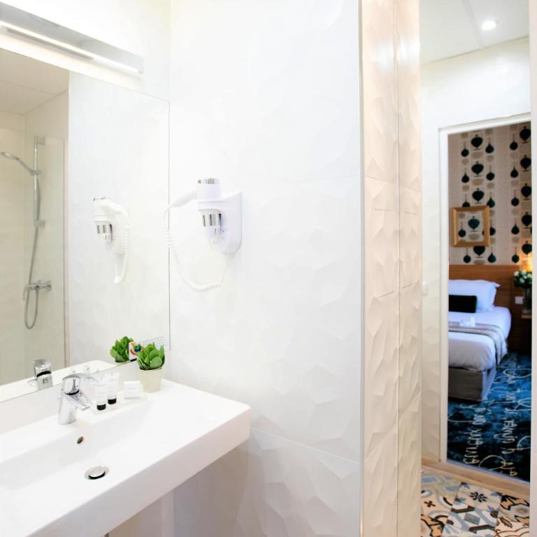 Hotel Romance Malesherbes by Patrick Hayat - Chambre Baudelaire - 5