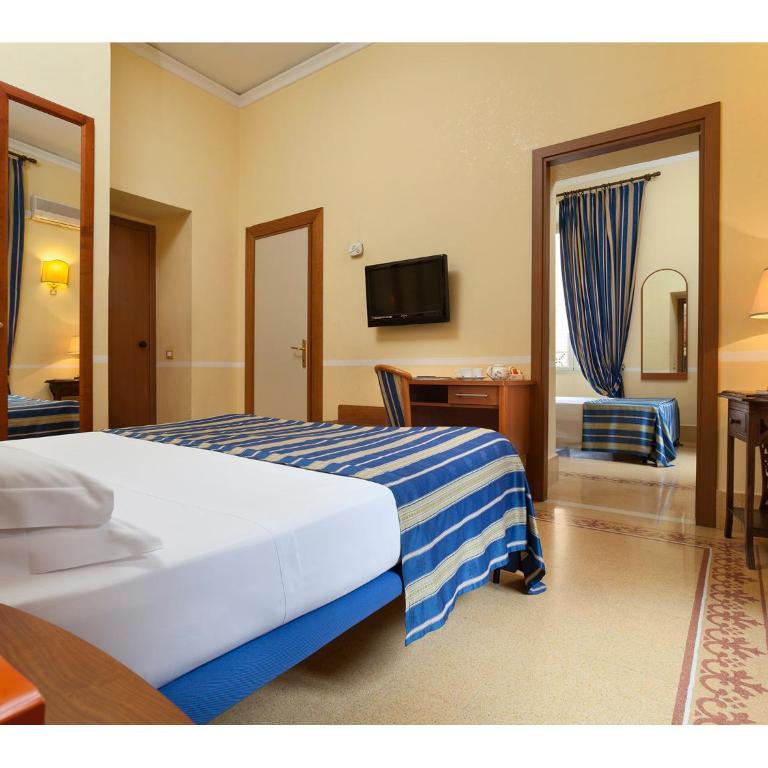 Hotel Kennedy - Camera Familiare - 11