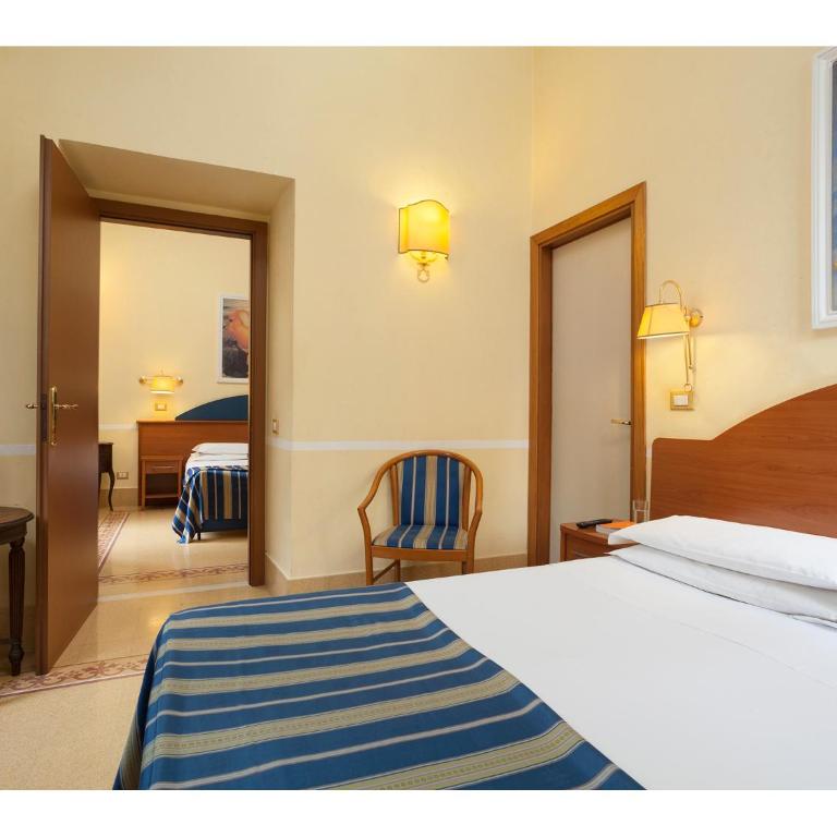 Hotel Kennedy - Camera Familiare - 10