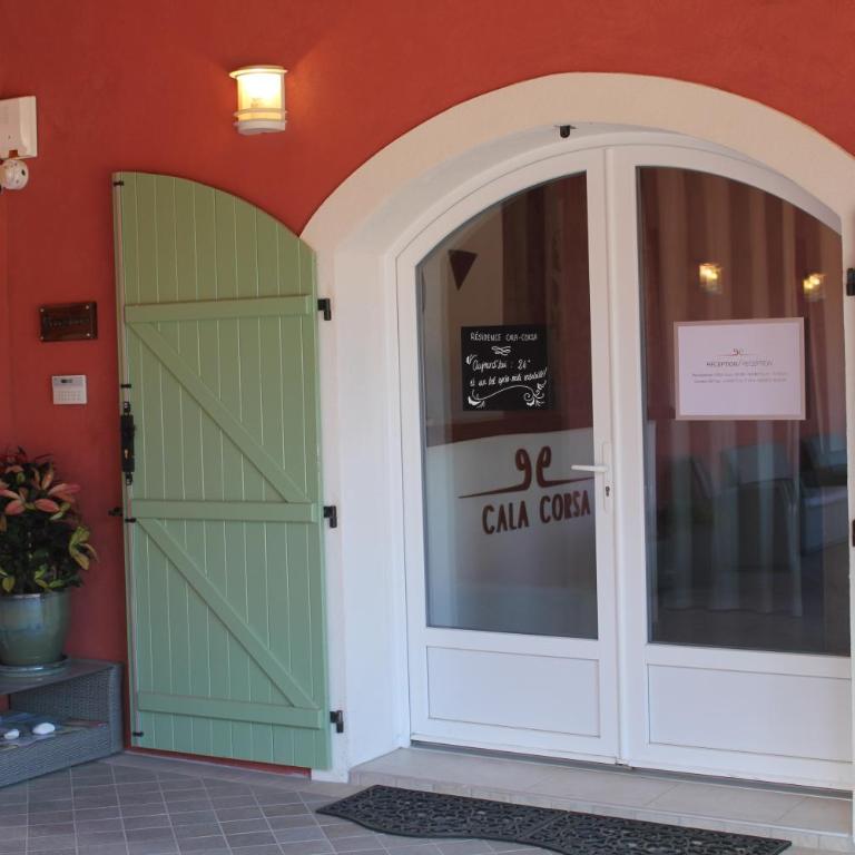 Villas CALA CORSA - 3 chambres piscine partagée chauffée - CALA ROSSA Porto-Vecchio - Villas entièrement Climatisées - Internet gratuit - Villa mit 3 Schlafzimmern - 24