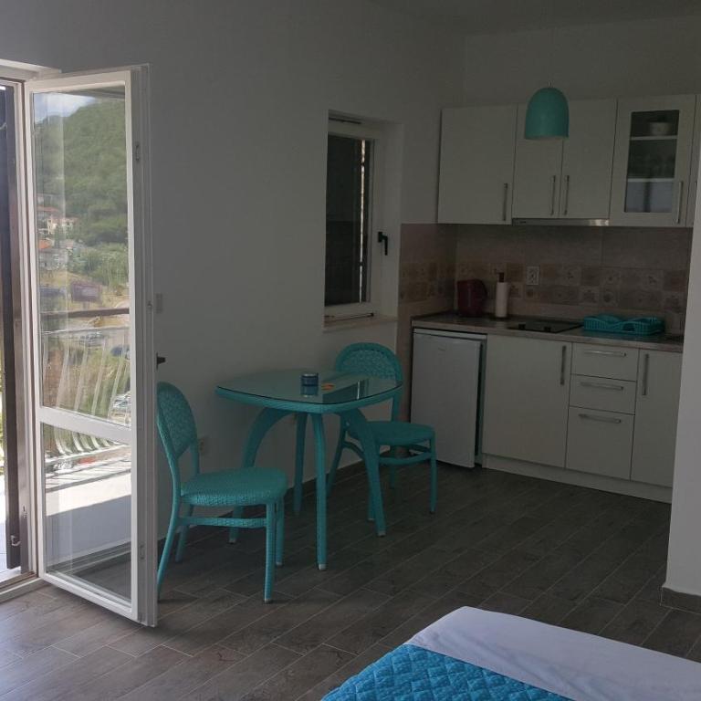 Apartments La Dolce Vita - Apartment with Balcony - 37