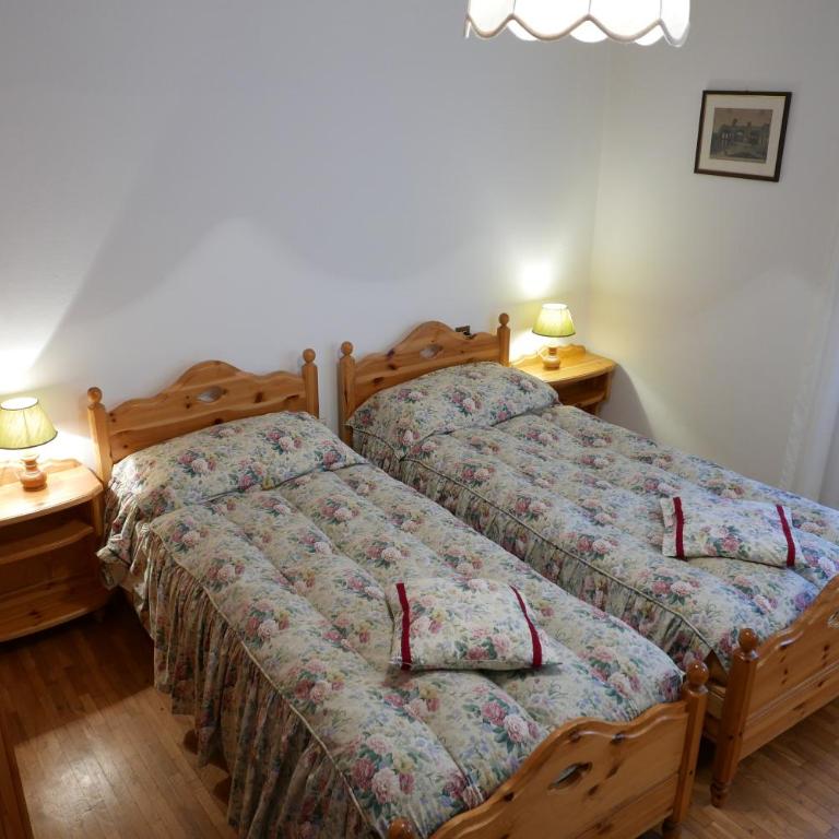Hotel Fiames - Camera Doppia con Letti Singoli e Bagno in Comune - 10