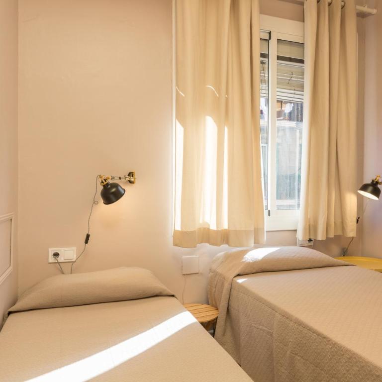 ApartEasy - Plaza España & Fira - Three-Bedroom Apartment - Plaza Espanya - 11