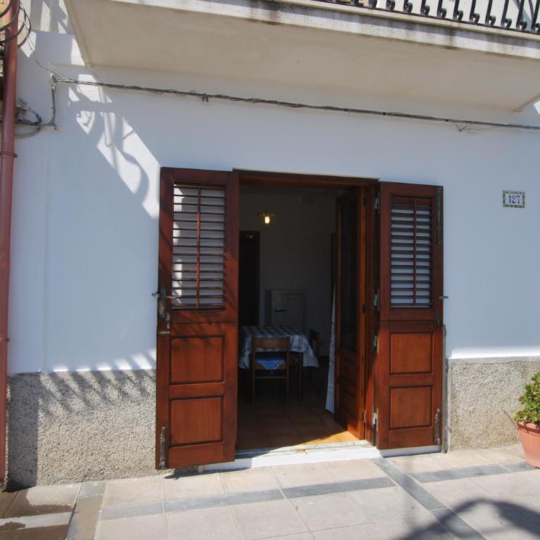 Vulcanoconsult Appartamenti Spiaggia - Appartamento con 1 Camera da Letto - Via Marina Garibaldi 127 - 2