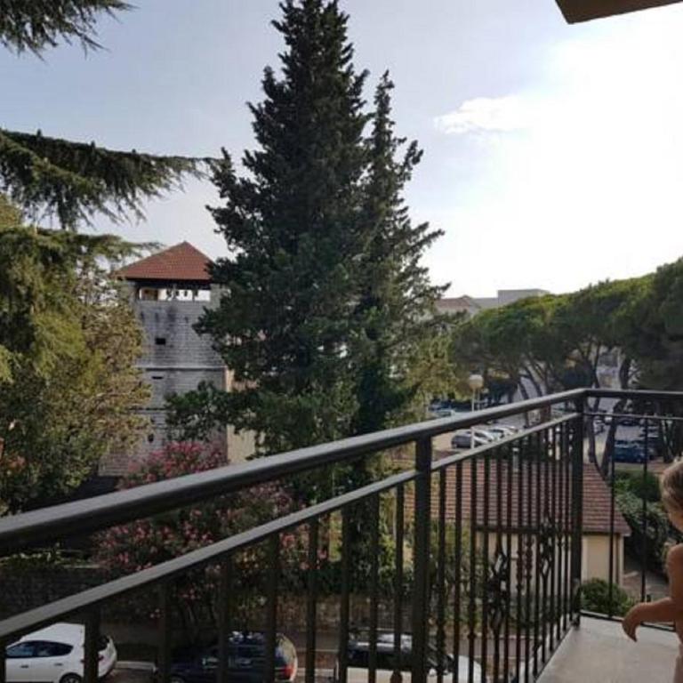 Bright Central Apartman - Two-Bedroom Apartment - 15