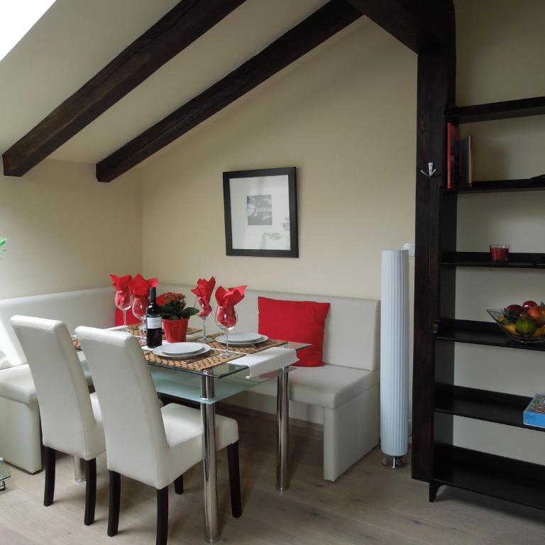 Alpenlandhaus Menardi - Apartment mit 2 Schlafzimmern und Balkon - 4