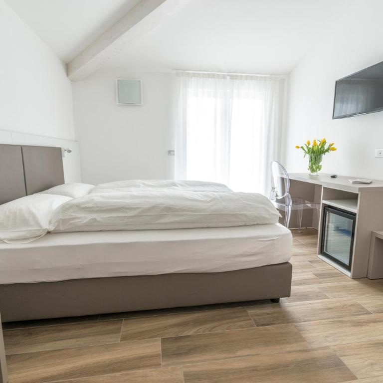 Albergo Garni Francesco - Comfort Doppel-/Zweibettzimmer - 2