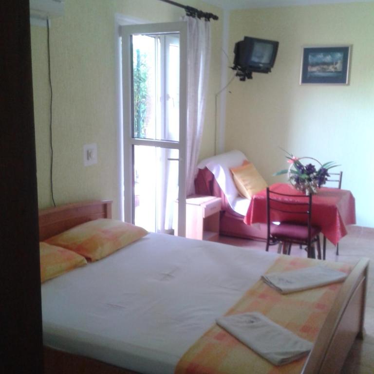 Guesthouse Lautasevic - Apartment - 5
