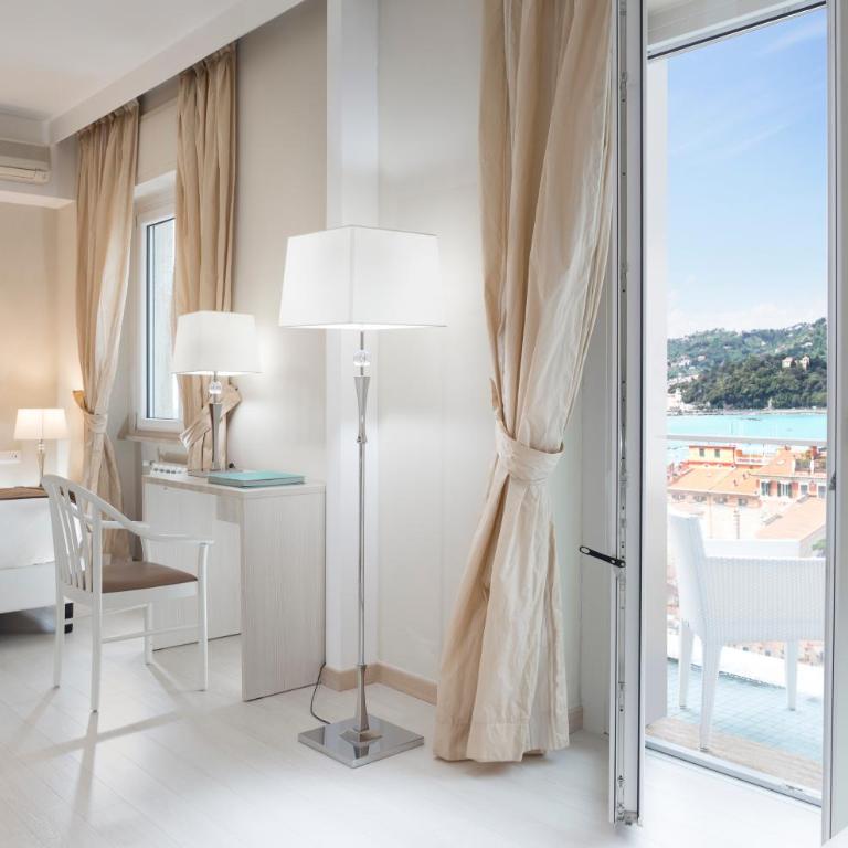 Europa Grand Hotel - Camera Tripla Deluxe con Vista Mare - 1