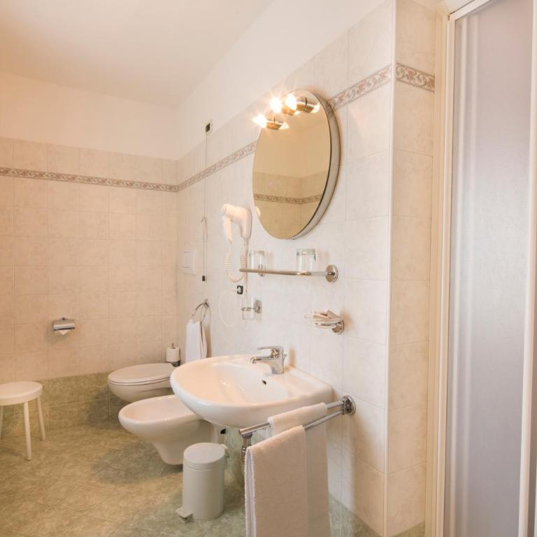 Albergo Alpino - Matrimoniale/Doppia con Letti Singoli - 8