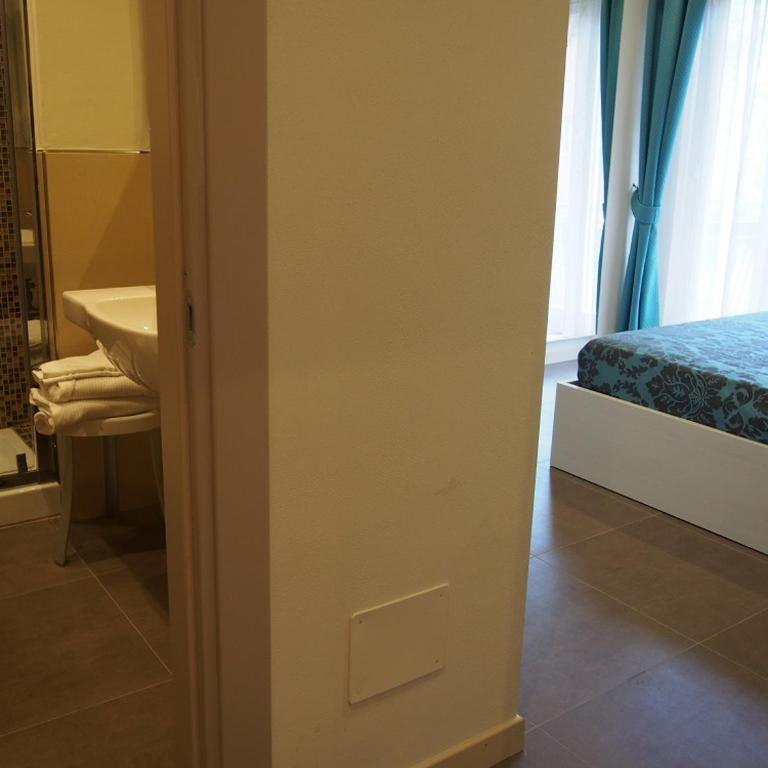 Endro's Rooms - Camera Matrimoniale con Balcone - 7