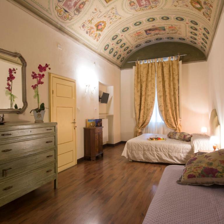B&B Pantaneto - Palazzo Bulgarini - Camera Tripla - 1