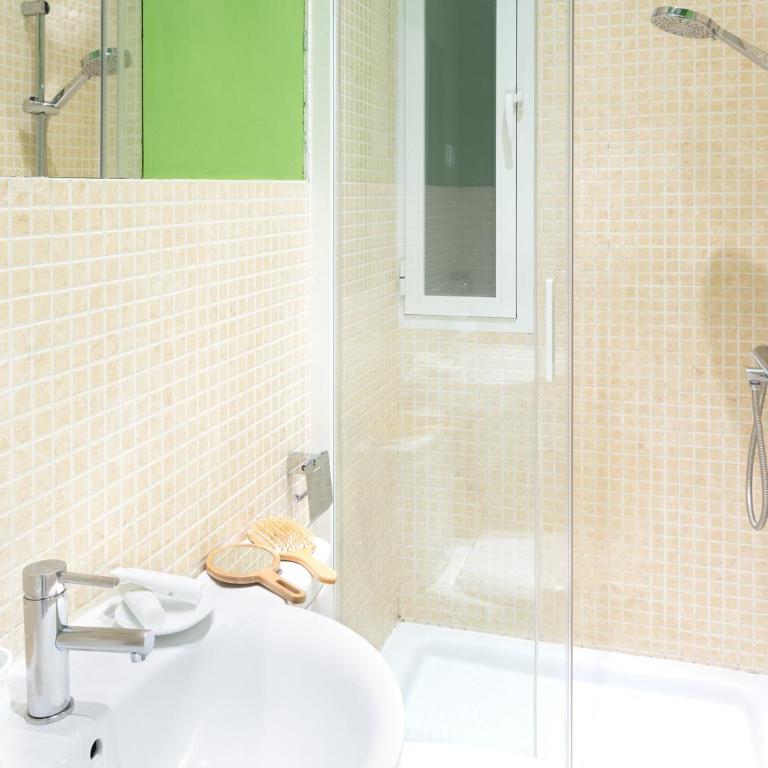 Carretas Apartments - Two-Bedroom Apartment (5 Adults) - 3