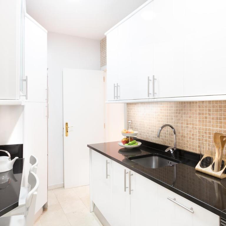 Carretas Apartments - Two-Bedroom Apartment (6 Adults) - 4