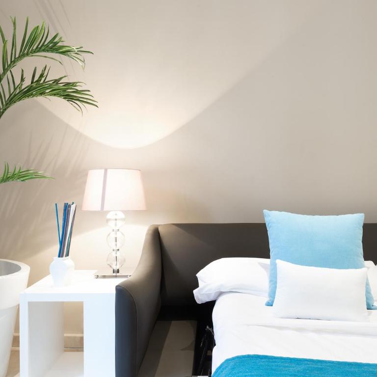 Carretas Apartments - Two-Bedroom Apartment (5 Adults) - 9