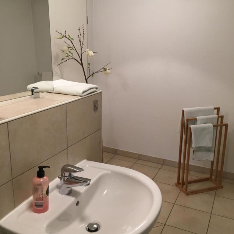 Eberl Hotel Pension München Feldmoching - Deluxe Doppelzimmer - 6
