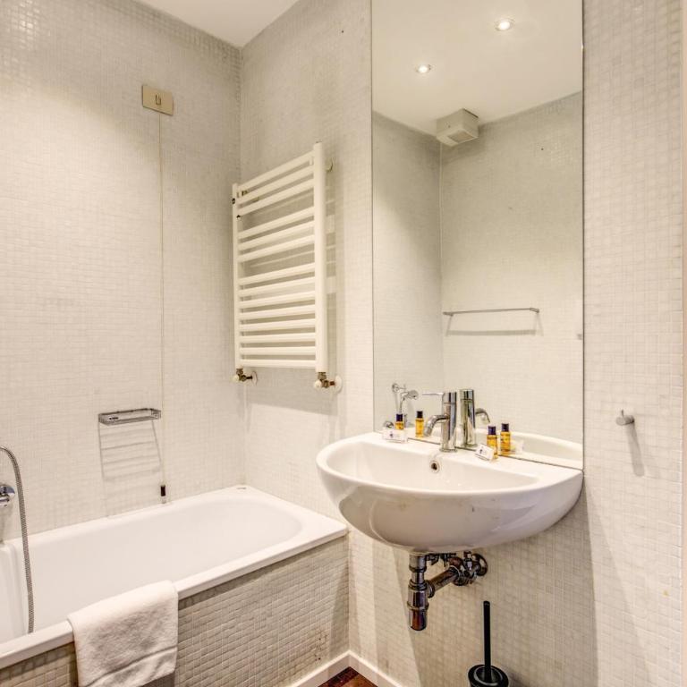 Piazza Farnese exclusive view 2 bedroom en suite - Appartamento con 2 Camere da Letto - 24