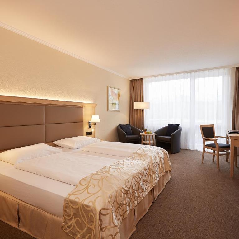 Eibsee Hotel - Doppelzimmer mit Balkon - 1