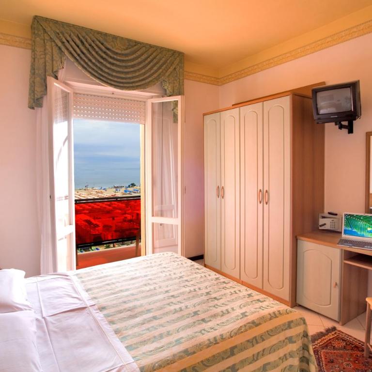 Hotel Ariane - BEACHFRONT, XXL Breakfast & Sea View - Camera Quadrupla con Vista Mare - 9