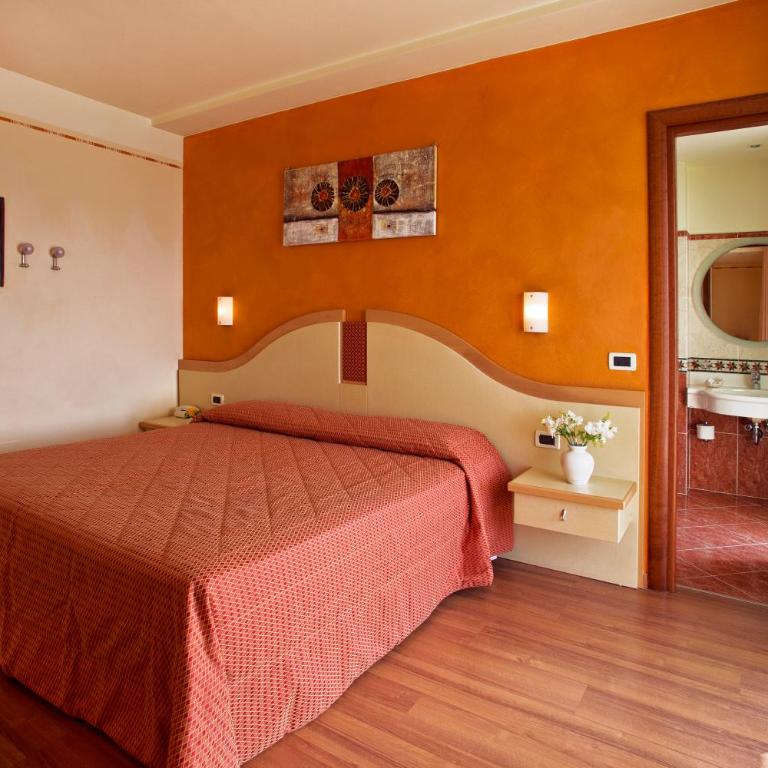 Hotel La Rondine - Camera Matrimoniale Superior - 5