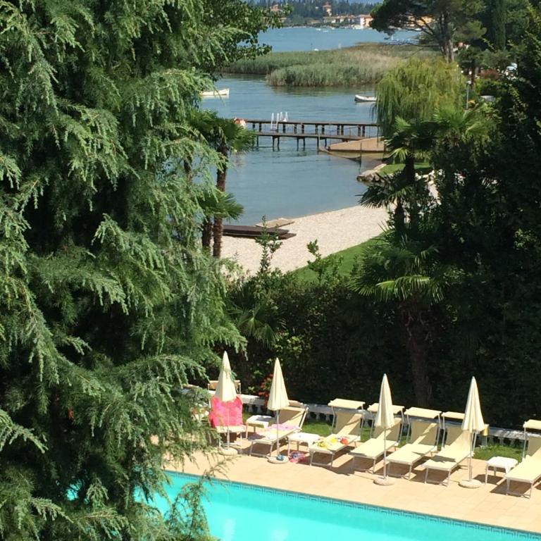 Hotel La Rondine - Camera Tripla con Vista Lago - 4