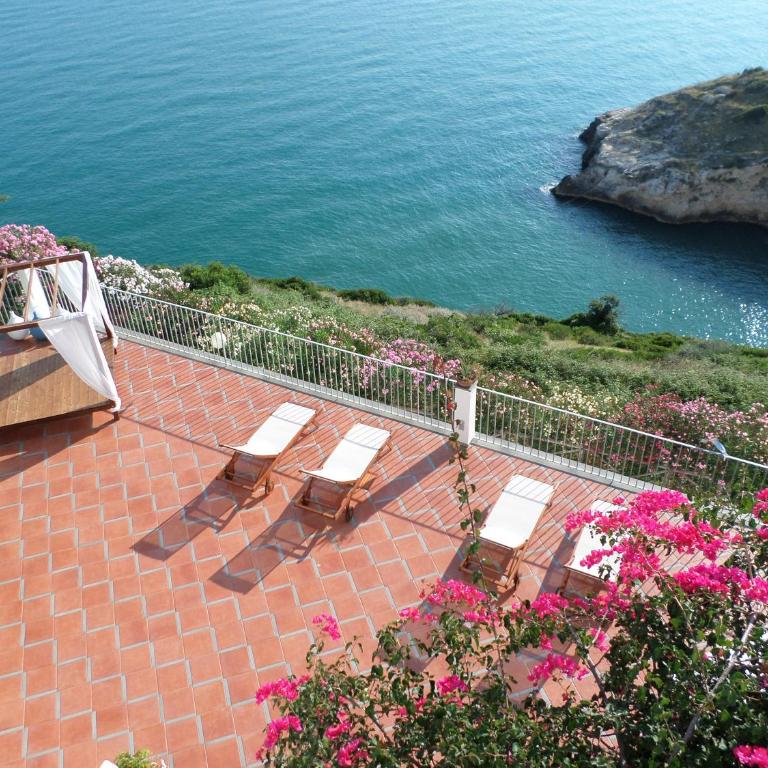 Baia Scirocco Bed and Breakfast - Camera Matrimoniale con Vista Mare - 1