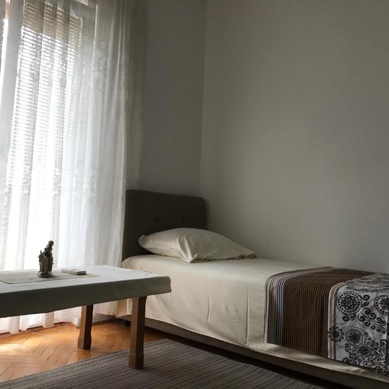 Apartments Pavićević - Quadruple Room with Shared Bathroom - 6